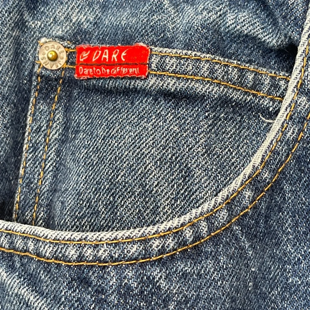 Dare Zip Front Single Button Closure Classic 5 Pocket Design Relaxed Jeans